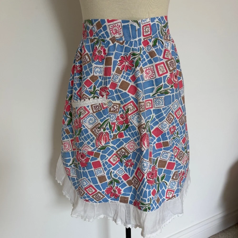 Vintage Geometric Patterned Handmade Apron with Pocket - Picture 1 of 8